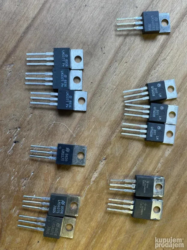 TO-220 regulatori napona