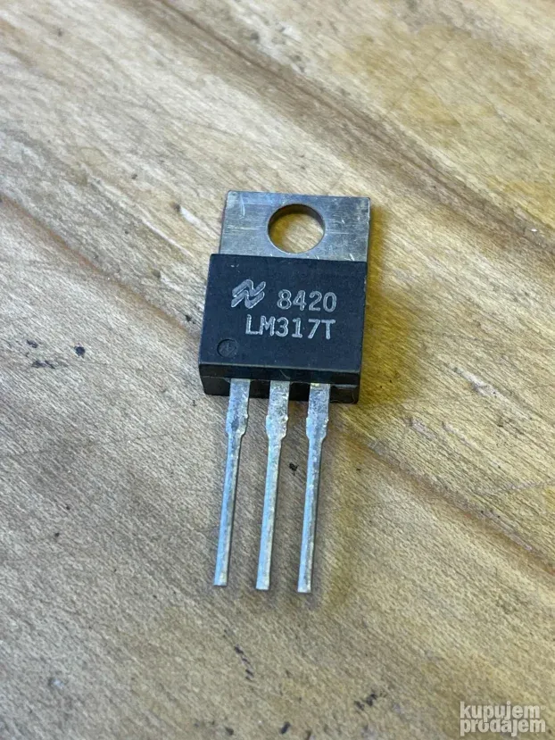 TO-220 regulatori napona