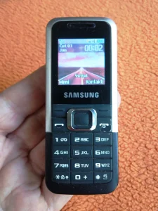 SAMSUNG GT E 1120, perfektan, SRPSKI, za sve mreze.
