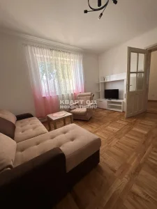 Ugrinovačka, Gornji grad, 5+ petosobna, 47 m²