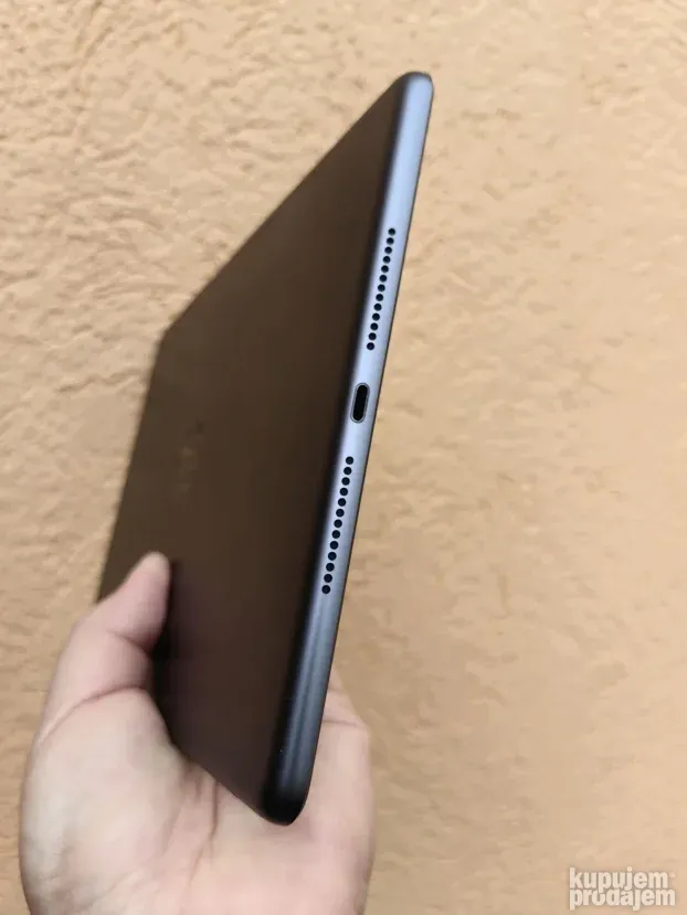 Ipad 8 10.2 sa sim slotom