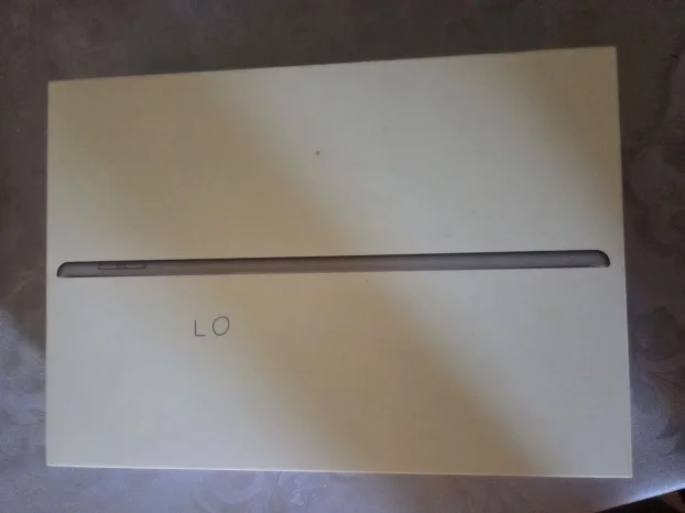 Ipad 8 10.2 sa sim slotom