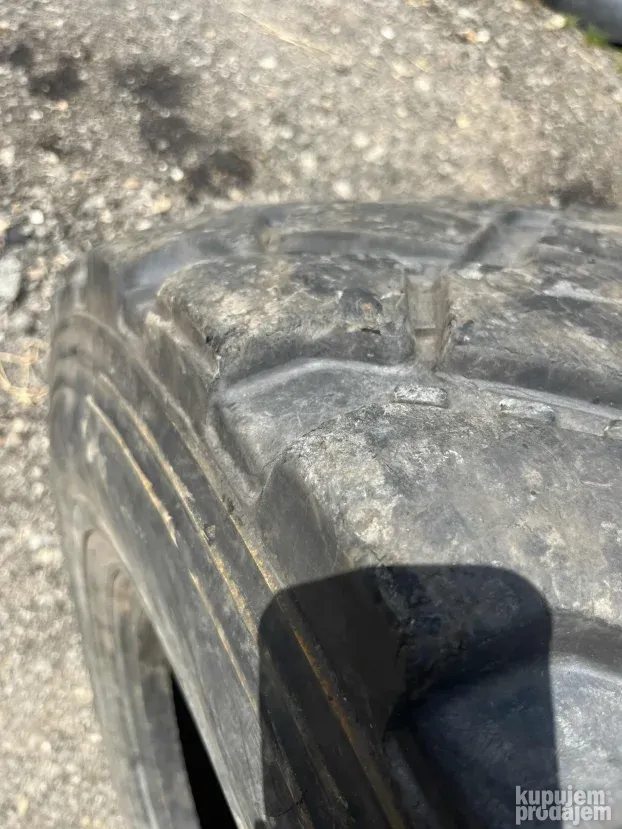 Triangle 365/80 R 20 - 14.5 - 20  - Polovne guma