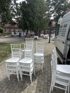 Bele tiffany stolice-IZNAJMLJIVANJE