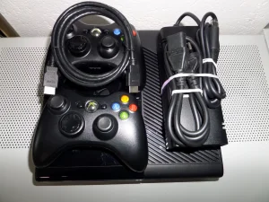 XBox 360 Slim Elite Konzola 500 GB +1 Džoj