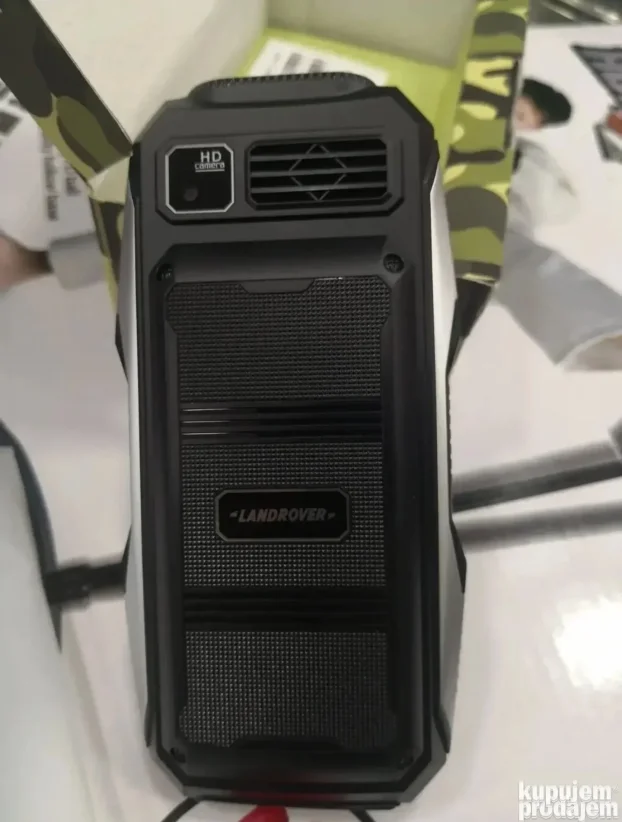 LAND ROVER telefon za starije Q4000 model S GARANCIJA 2 GOD