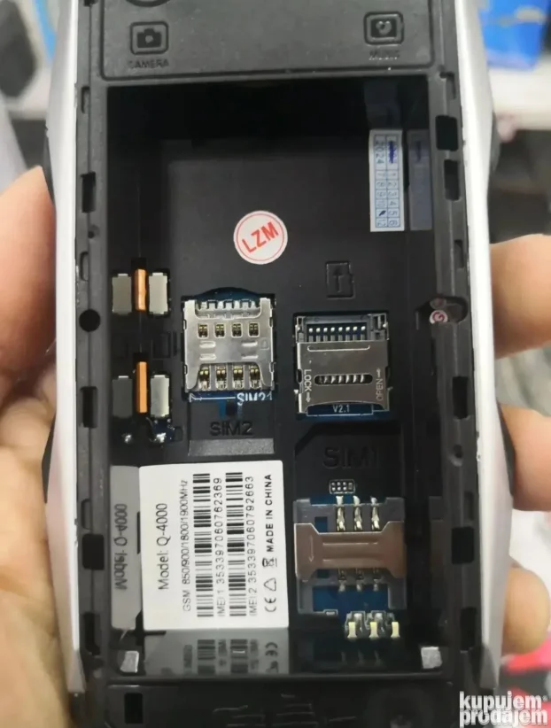 LAND ROVER telefon za starije Q4000 model S GARANCIJA 2 GOD