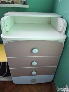 Krevetac i pult za presvlacenje