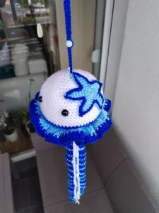 Heklana Meduza zvečka igračka ručni rad