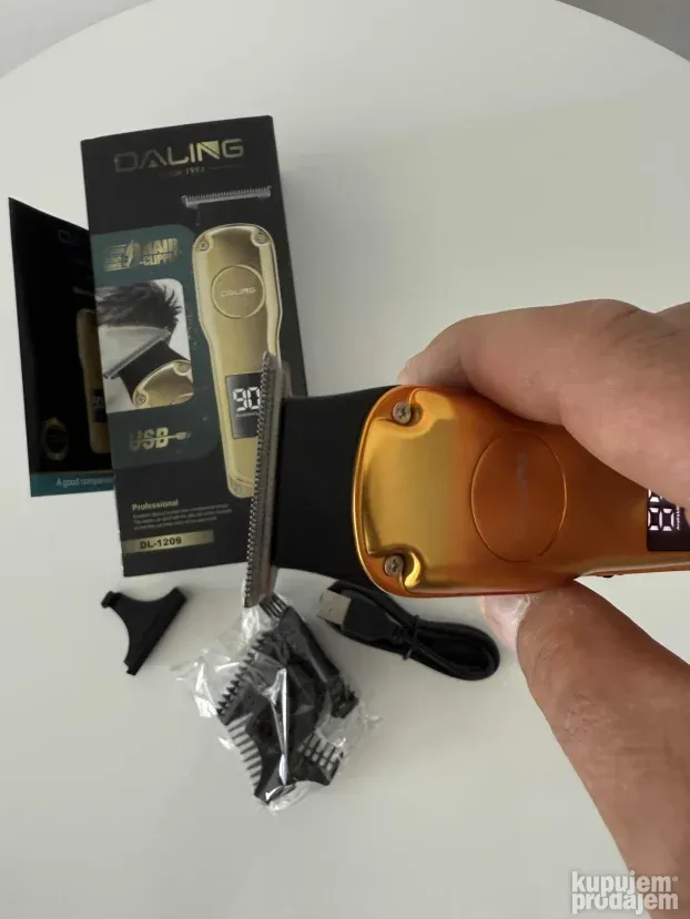 Trimer - Masinica za bradu i kosu sa Displejom NOVO