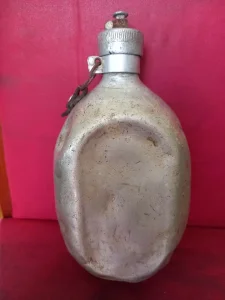 Stara aluminijska čutura