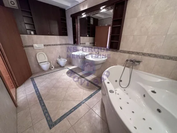 Š-539642, Opština Novi Sad, 5+ petosoban, 154 m²