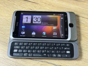 Retro HTC Desire Z