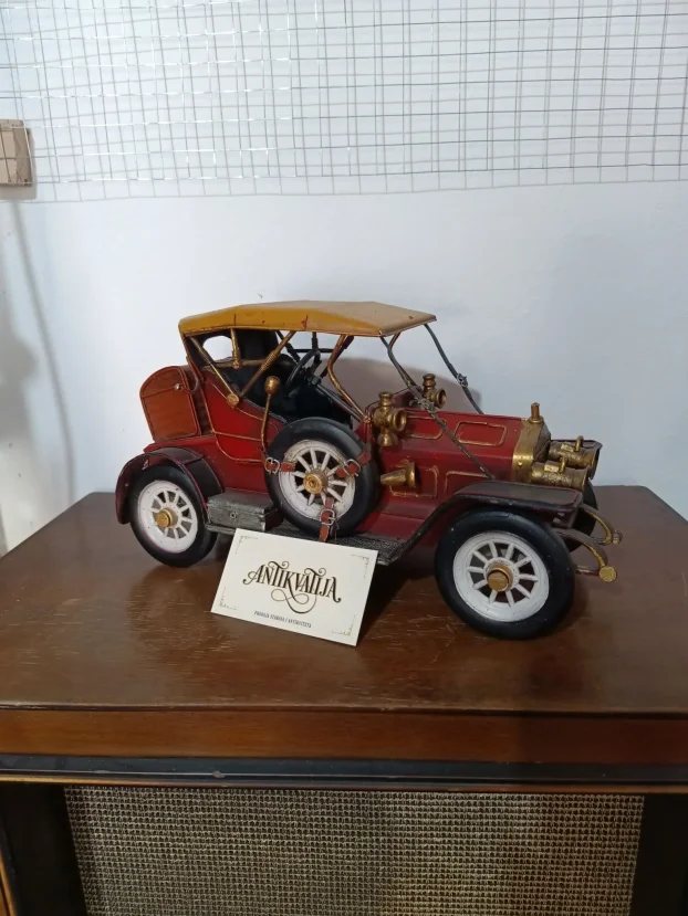 Metalni dekorativni model Oldtimer