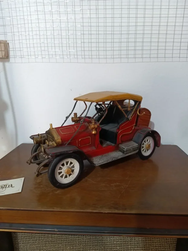 Metalni dekorativni model Oldtimer