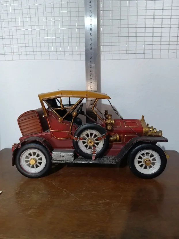 Metalni dekorativni model Oldtimer