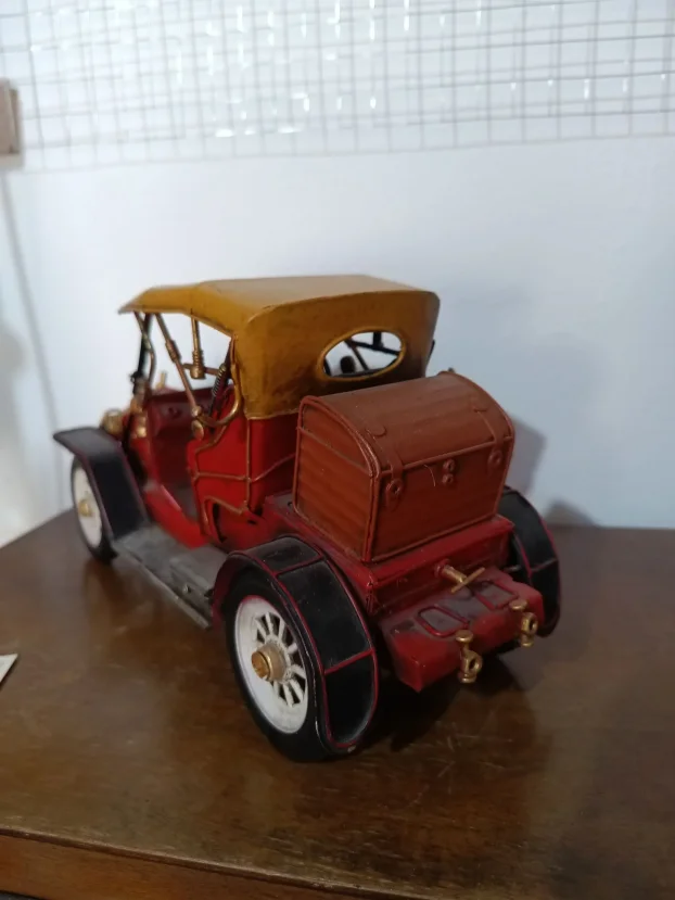 Metalni dekorativni model Oldtimer