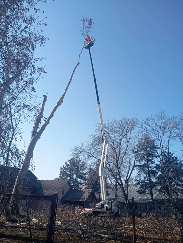 Najam i prodaja kamionske korpe 28m