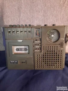 Radiokasetofon Military 7ooo