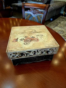 Stara drvena kutija iz Pariza, 25 cm