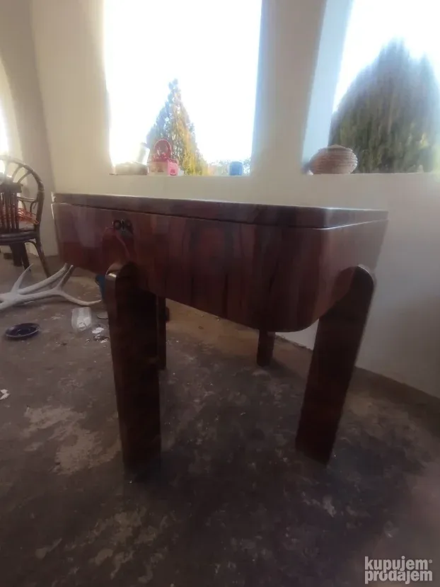 Stocic za nakit i razno -furniran69x69x69cm