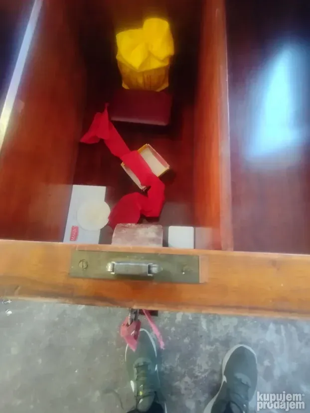 Stocic za nakit i razno -furniran69x69x69cm