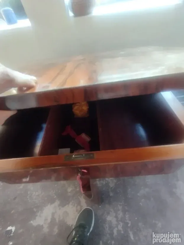 Stocic za nakit i razno -furniran69x69x69cm