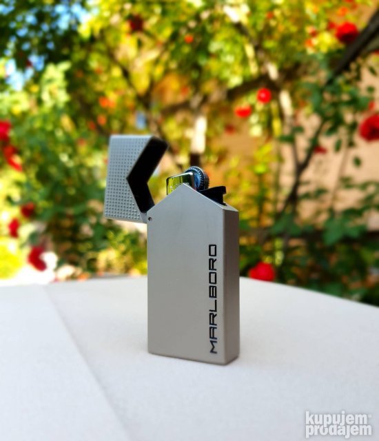 Upaljač Marlboro metalno kućište NOVO