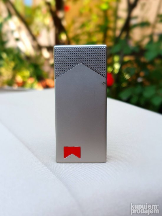 Upaljač Marlboro metalno kućište NOVO