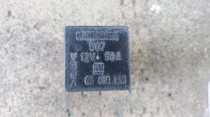 Relej za retrovizor brisace Opel Omega B VW Golf 4 SAAB 9000