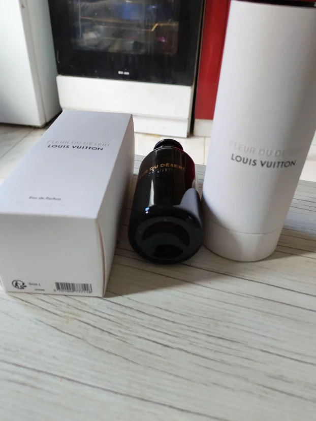 Fleur du Desert Louis Vuitton dekanti