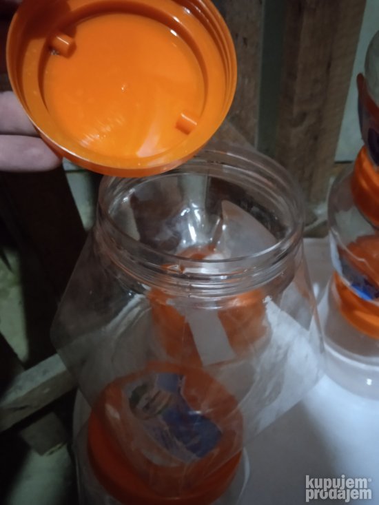 Plasticne kutije sa poklopcem