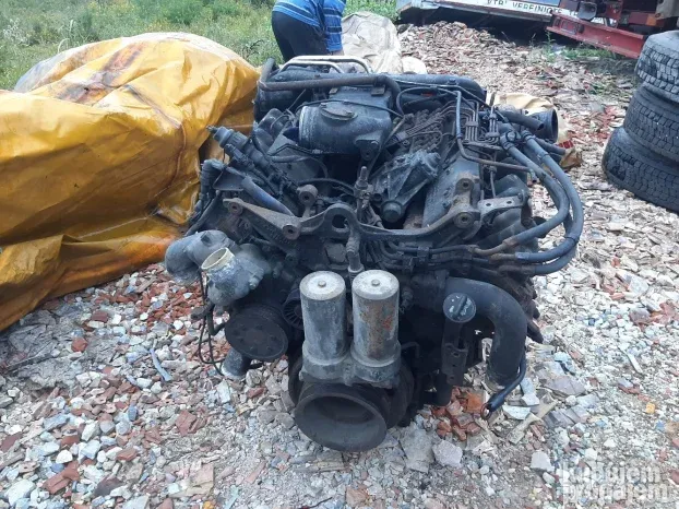 Mercedes motor v8 530ks edc