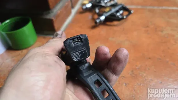 prednje USB