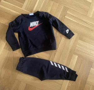 Nike trenerka za bebe