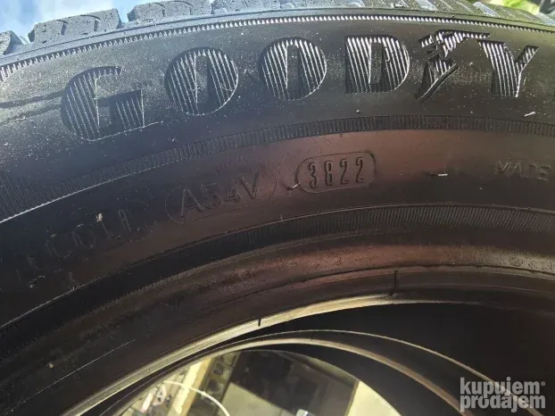 195 60 16c Goodyear letnje