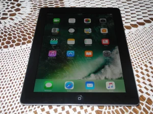 iPad 4 A1460 64GB Wi-Fi apple tablet retina displej