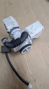 Pumpa sa kucistem ves masine Samsung