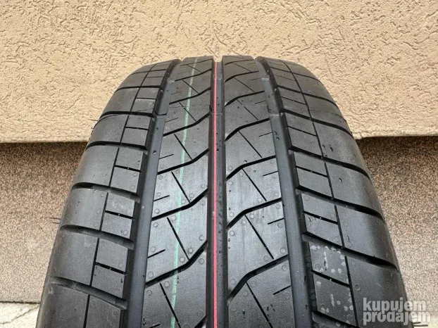 Jedna teretna guma za kombi Bridgestone Duravis 215/60/17 C