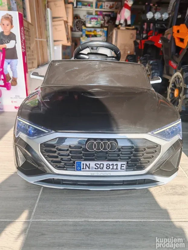 Audi RS Q8 E-Tron LICENCIRANI na akumulator 12v