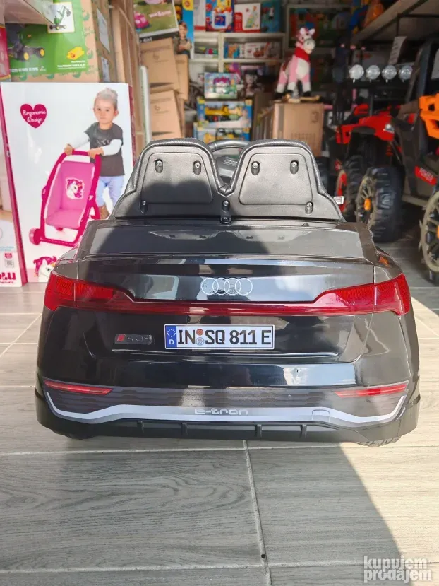 Audi RS Q8 E-Tron LICENCIRANI na akumulator 12v