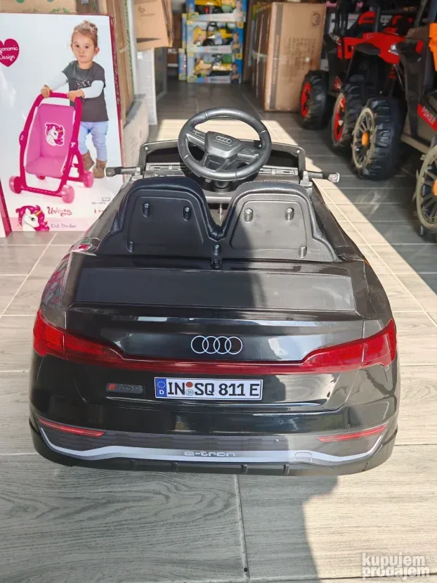 Audi RS Q8 E-Tron LICENCIRANI na akumulator 12v