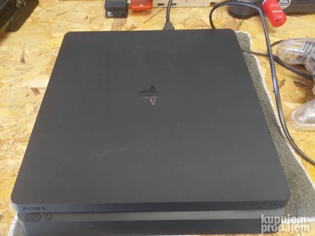 Sony PS4 Slim 1TB zicani kontroler 12.50 ofw
