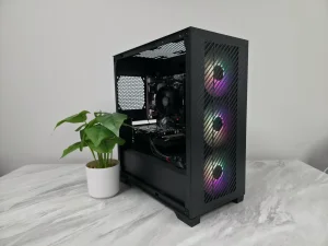 Polovan gejming PC RTX 3060 Ti Ryzen 5 5600X 32GB RAM,
