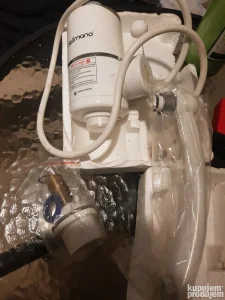 Delimano slavina sa ugradjenim grejacem