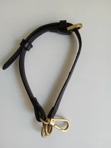 Kozni kais za torbicu neseser ili slicno boja crna