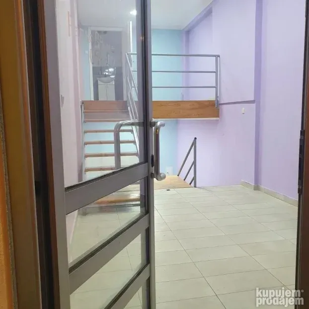 Lokal N. Detelinara 38m2