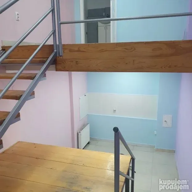 Lokal N. Detelinara 38m2