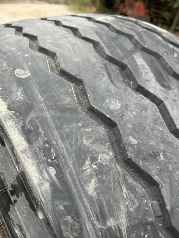 Polovna guma 385/55 R22.5 - 1kom R 22.5