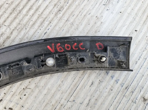 Volvo V60 Cross Country Rub Lajsna blatobrana 31463753